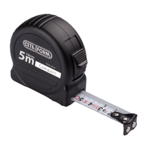 Mètre ruban rétractable ultra compact 5 m CETAFORM, avec bande métrique déployée et boîtier noir coloré.